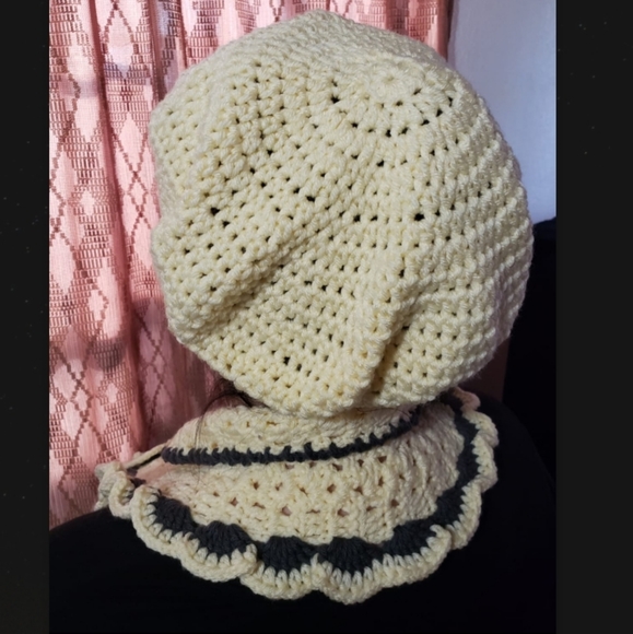 Beret hat, round scarf, and Headband - Picture 2 of 3